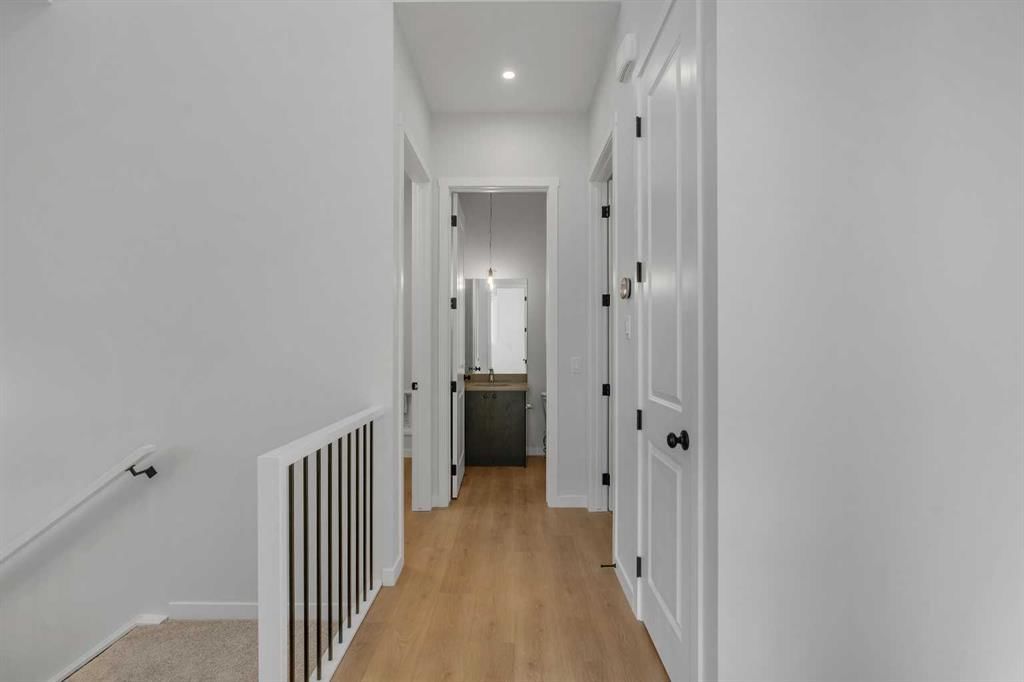 63 Bartlett Crescent SE, Calgary — photo 3 of 35