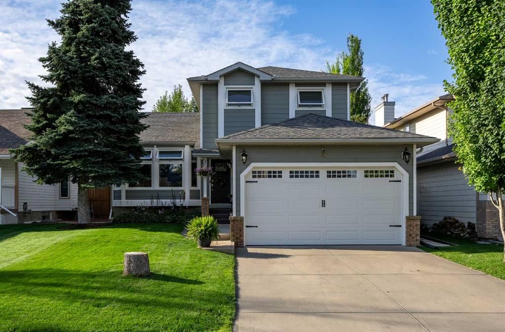 98 Sunvista Close SE, Calgary — main listing photo