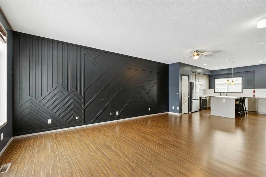 33, 300 Evanscreek Court, Calgary — photo 2 of 35