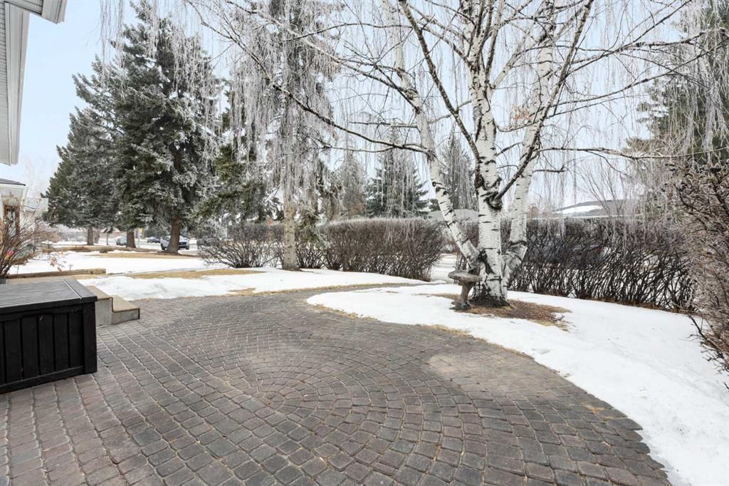 435 Arlington Drive SE, Calgary — photo 3 of 45