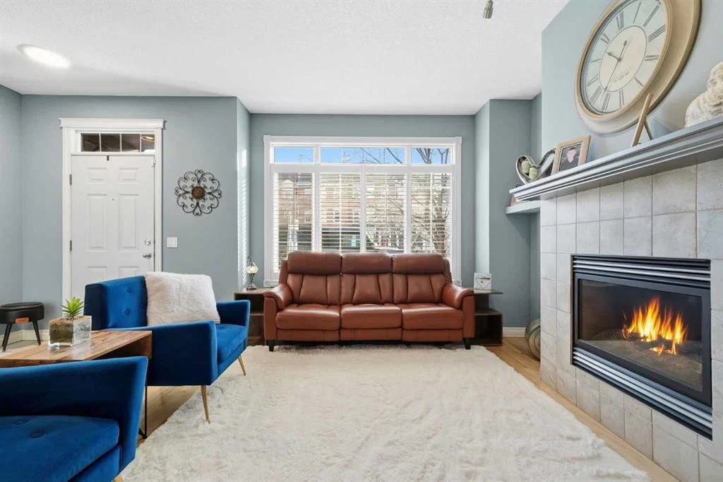 45 Somme Boulevard SW, Calgary — photo 5 of 48