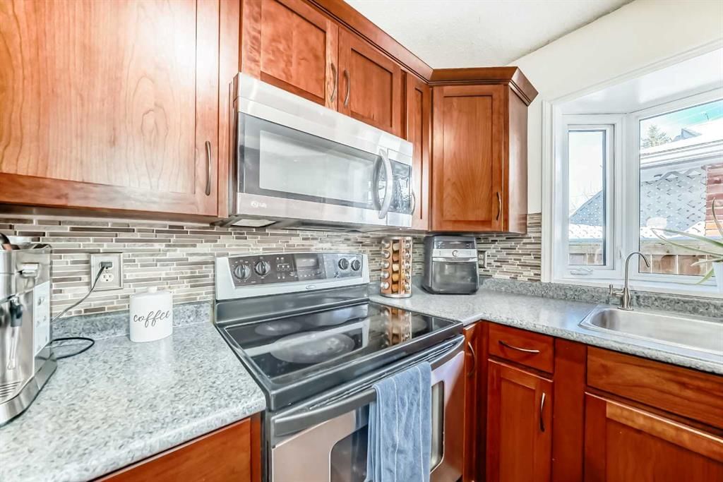 48 Midglen Way SE, Calgary — photo 3 of 48