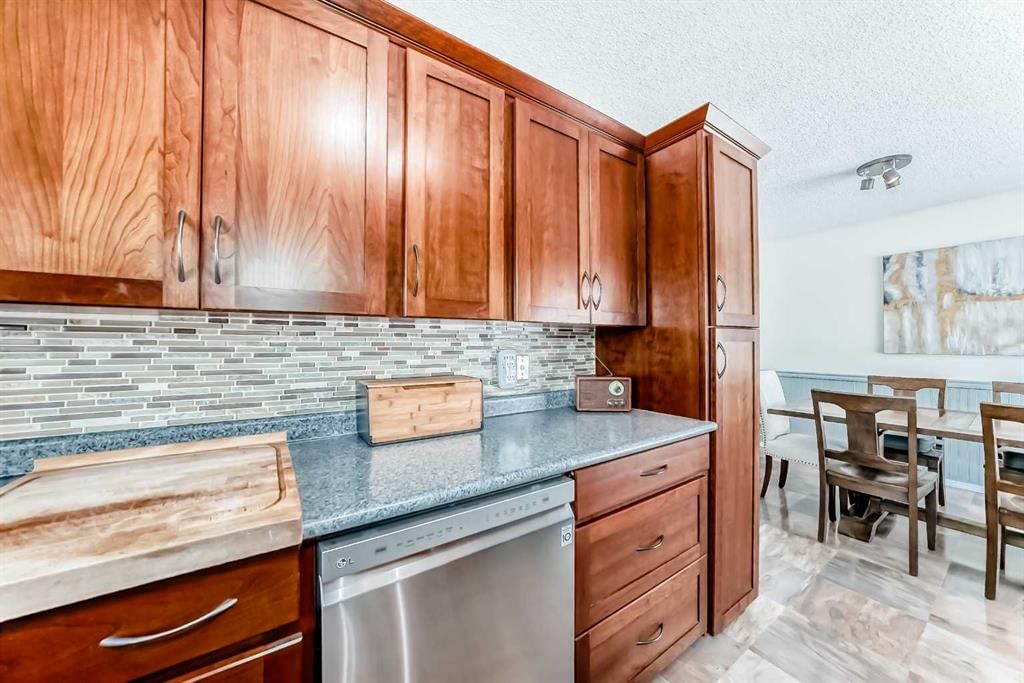 48 Midglen Way SE, Calgary — photo 5 of 48