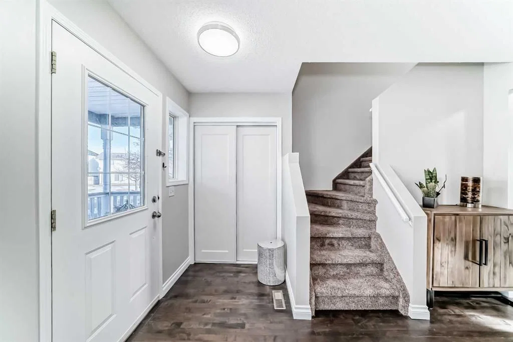 80 Hidden Point NW, Calgary — photo 5 of 50