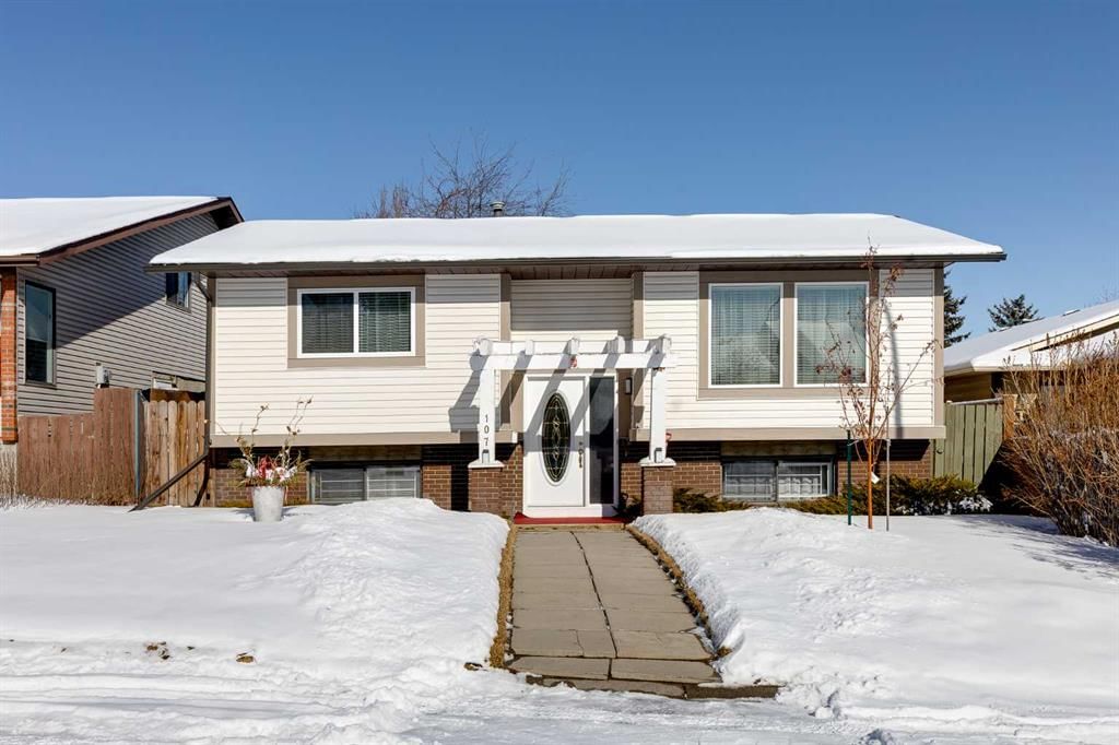 107 Bedwood Bay NE, Calgary — photo 2 of 34