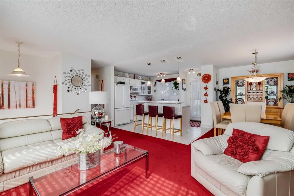 107 Bedwood Bay NE, Calgary — photo 5 of 34