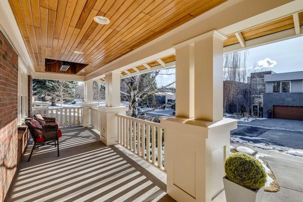 3920 Crestview Road SW, Calgary — photo 5 of 50