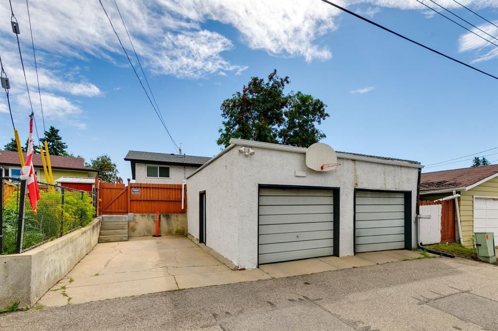 299 Doverview Crescent SE, Calgary — photo 5 of 25