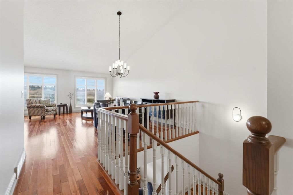54 Edgeland Close NW, Calgary — photo 4 of 46