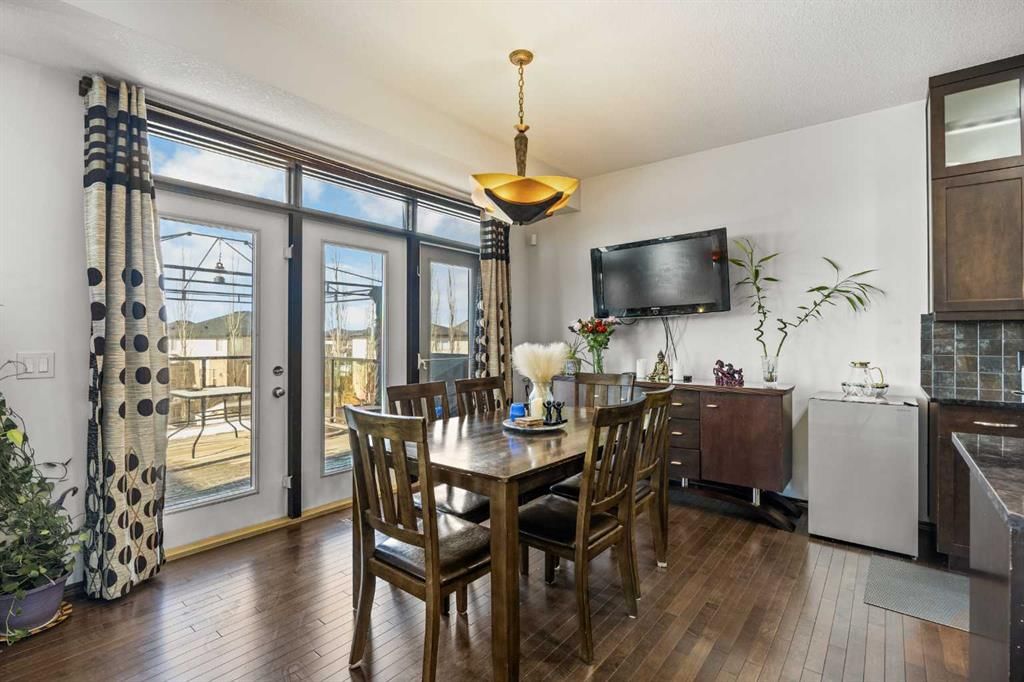 280 Pantego Road NW, Calgary — photo 5 of 45