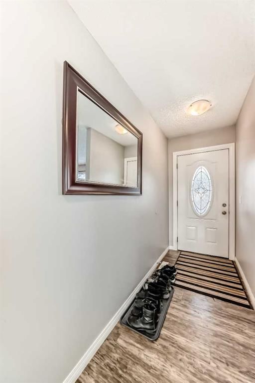 6944 Temple Drive NE, Calgary — photo 4 of 50