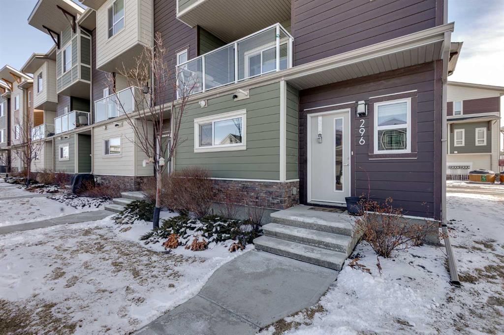 296 Harvest Hills Way NE, Calgary — photo 2 of 27