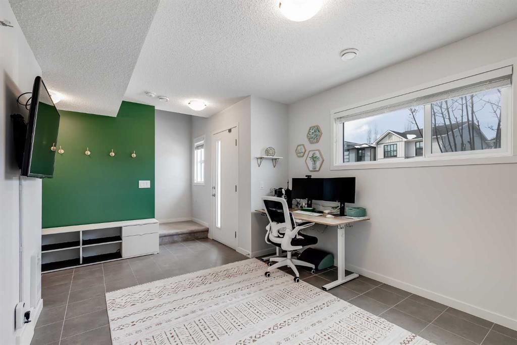 296 Harvest Hills Way NE, Calgary — photo 5 of 27