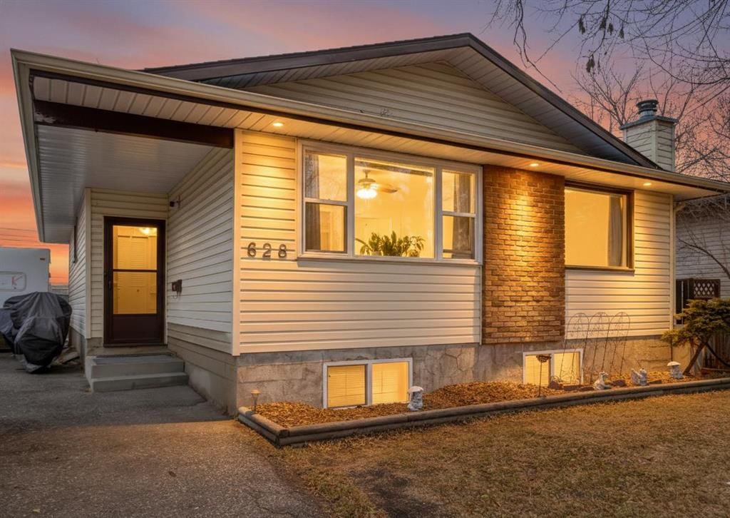 628 Cantrell Drive SW, Calgary — main listing photo