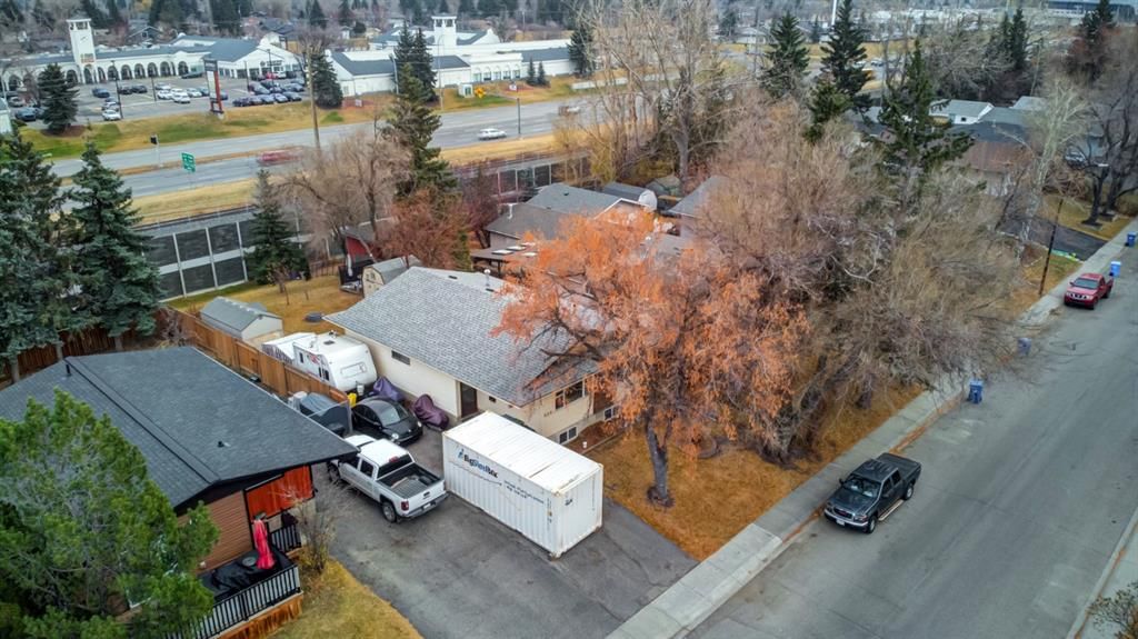 628 Cantrell Drive SW, Calgary — photo 3 of 50