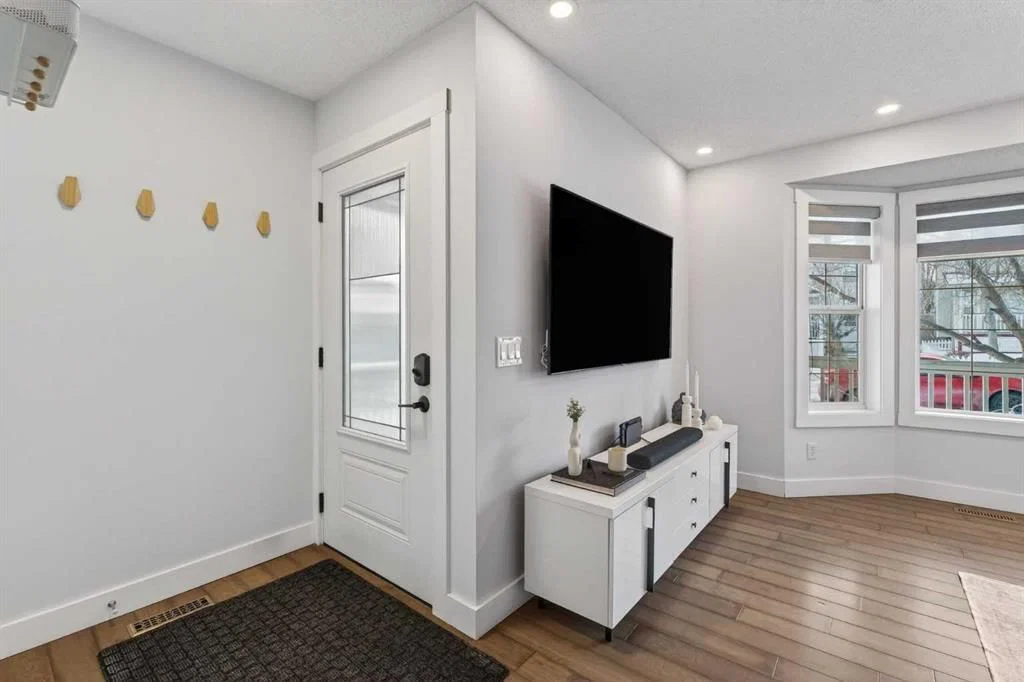 34 Bridleglen Manor SW, Calgary — photo 4 of 36
