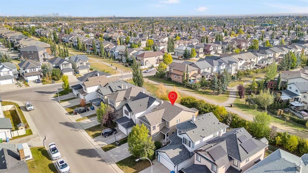 320 Evermeadow Road SW, Calgary — photo 3 of 50