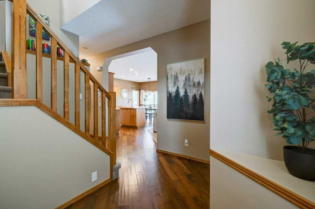 157 Chapalina Close SE, Calgary — photo 4 of 50