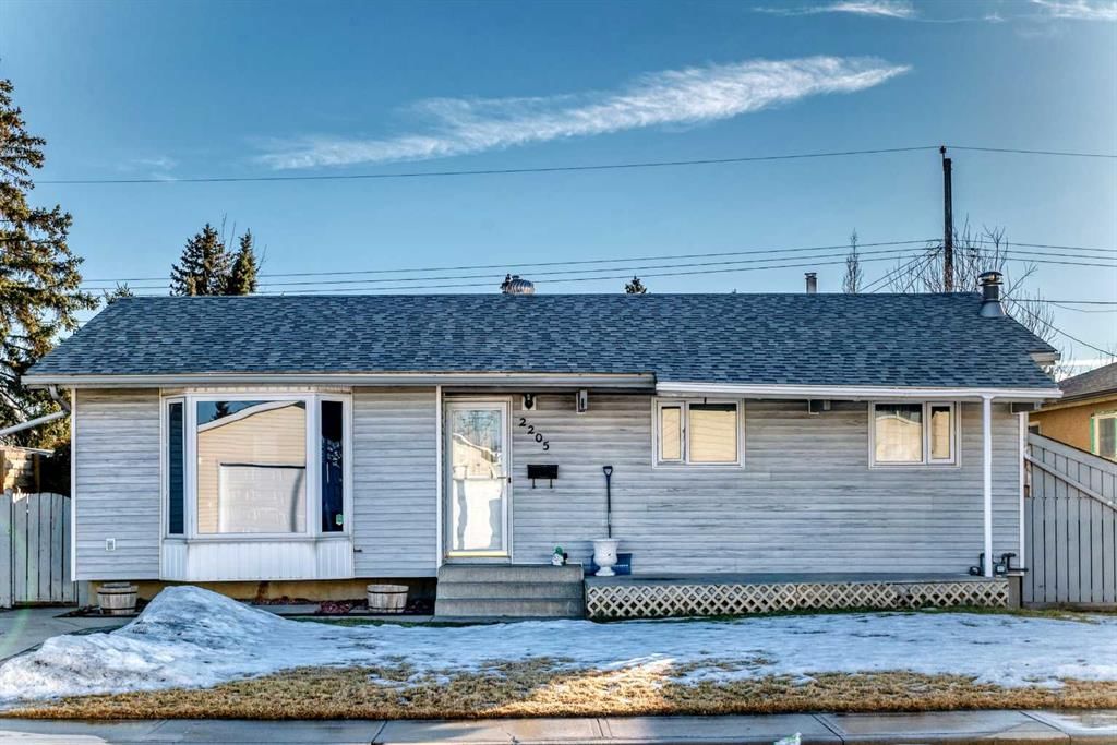 2205 80 Avenue SE, Calgary — main listing photo