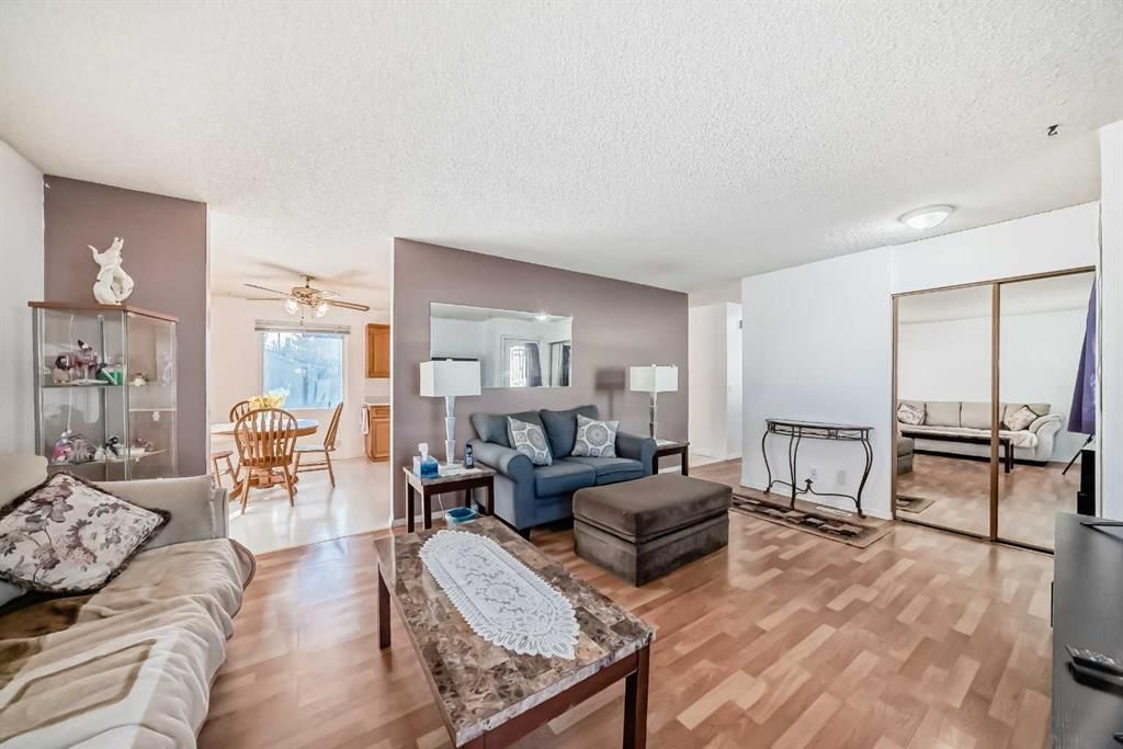 2205 80 Avenue SE, Calgary — photo 2 of 50