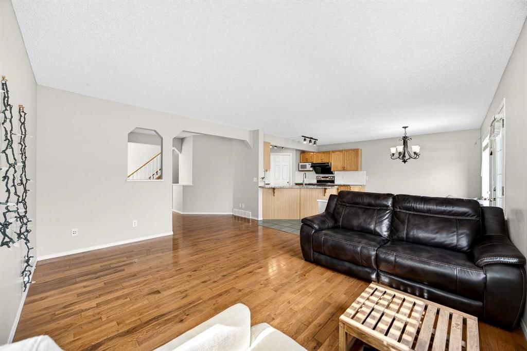287 Panamount Drive NW, Calgary — photo 5 of 32