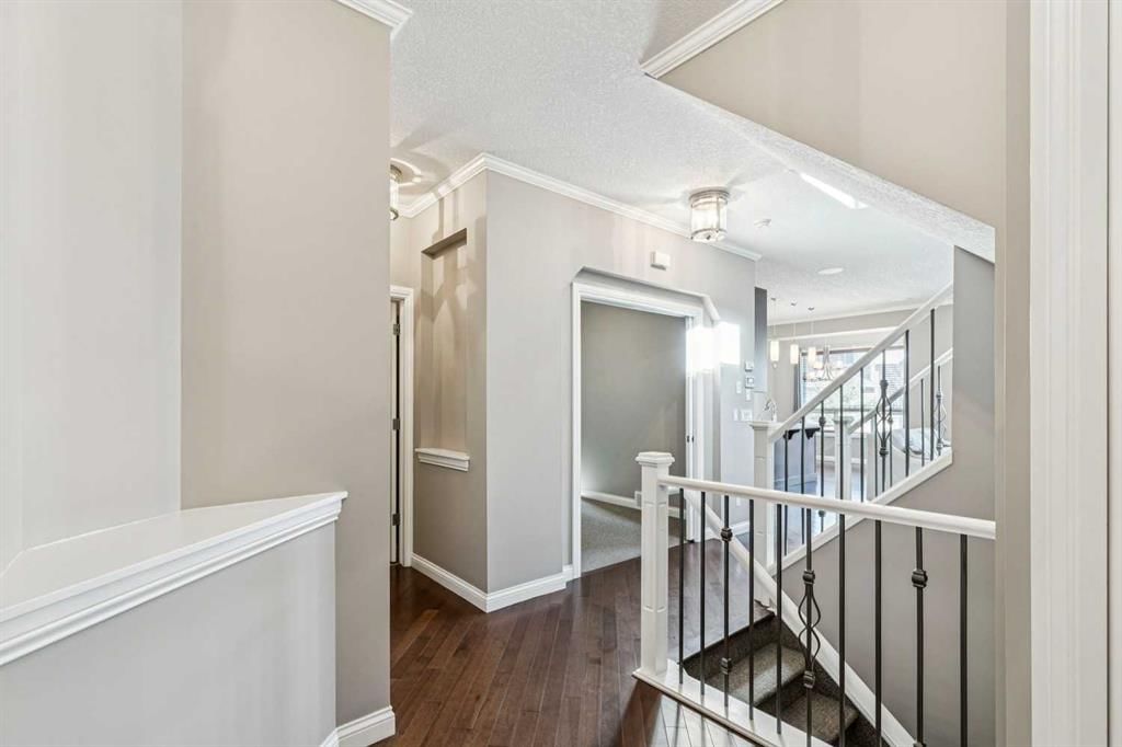 163 Cougar Ridge Manor SW, Calgary — photo 3 of 42