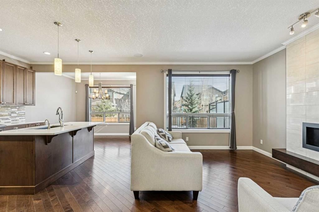 163 Cougar Ridge Manor SW, Calgary — photo 4 of 42