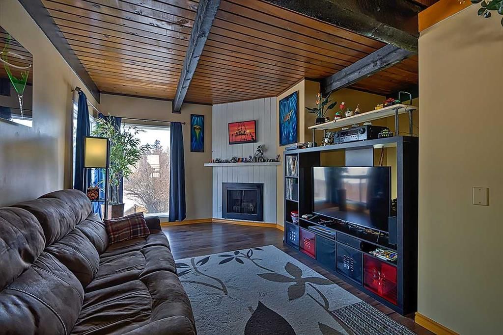 80 Queen Alexandra Close SE, Calgary — photo 2 of 17