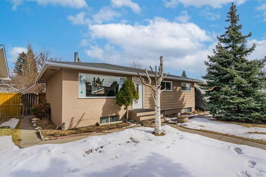 4224 Worcester Drive SW, Calgary — photo 3 of 34