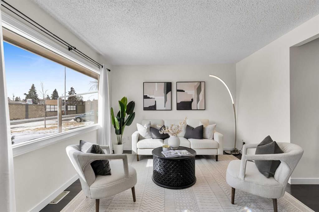 4224 Worcester Drive SW, Calgary — photo 5 of 34
