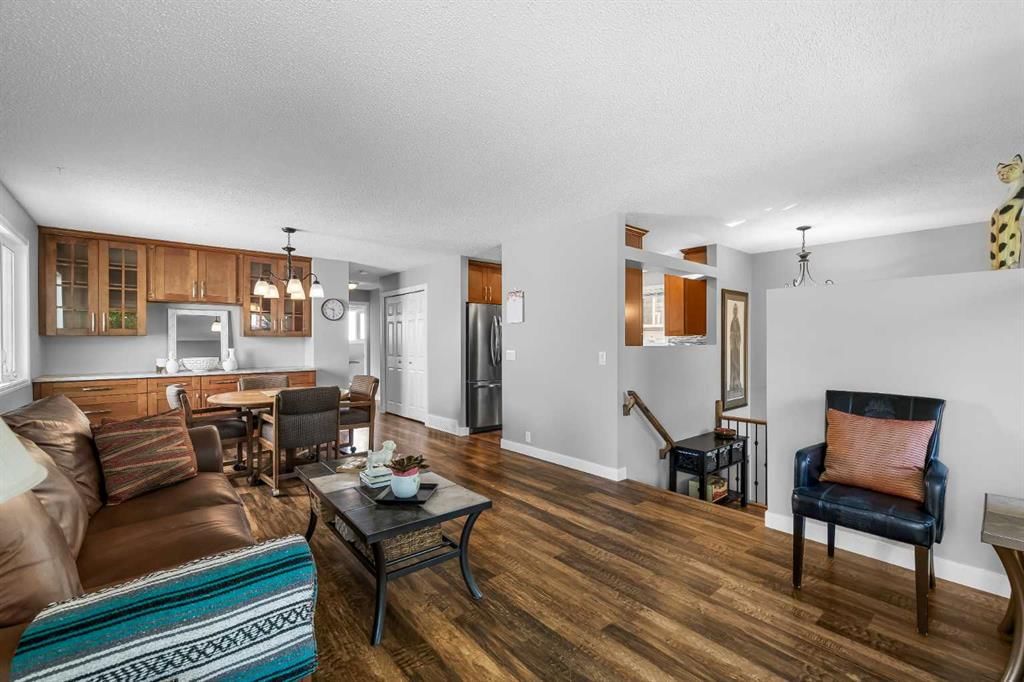 168 Macewan Glen Drive NW, Calgary — photo 4 of 33