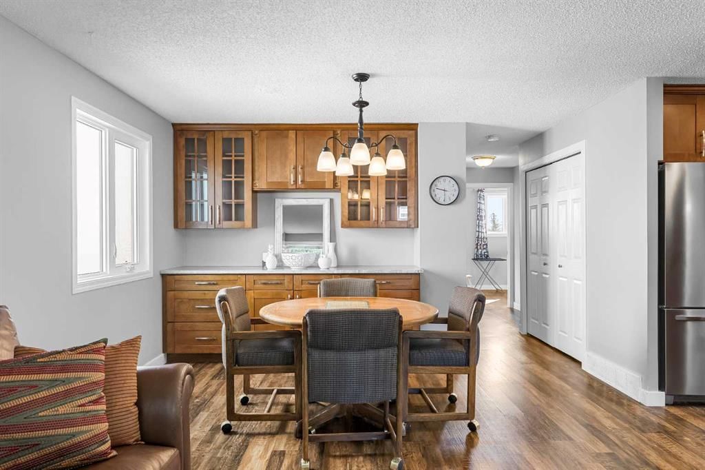 168 Macewan Glen Drive NW, Calgary — photo 5 of 33