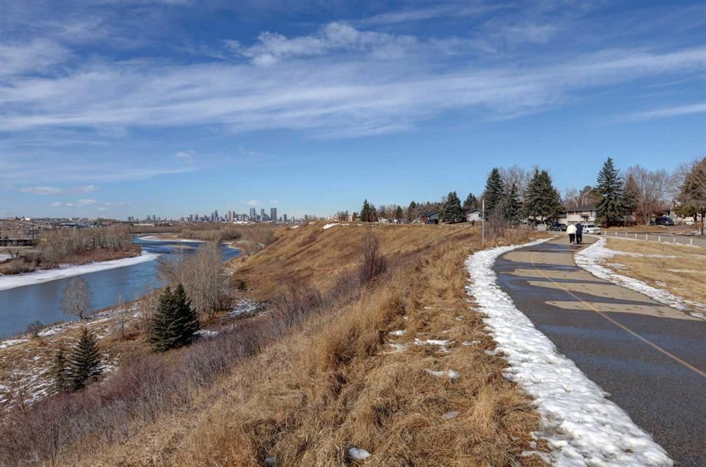 540 Lysander Drive SE, Calgary — main listing photo