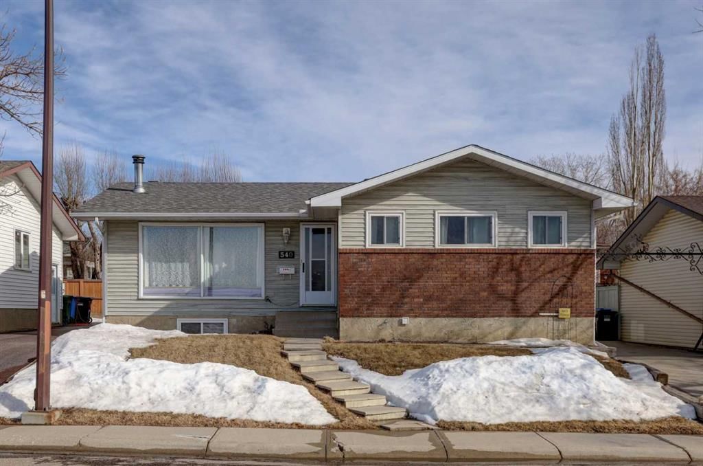 540 Lysander Drive SE, Calgary — photo 2 of 40