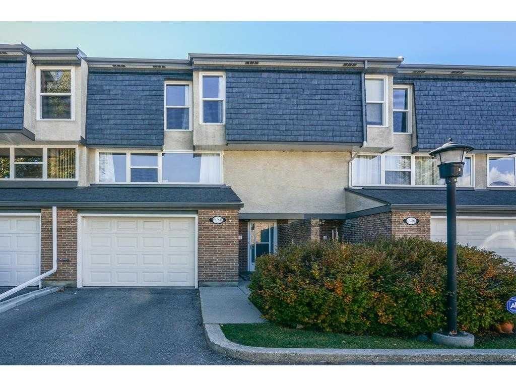324 Brae Glen Road SW, Calgary — main listing photo