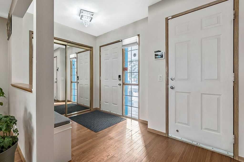 38 Martinwood Road NE, Calgary — photo 4 of 27