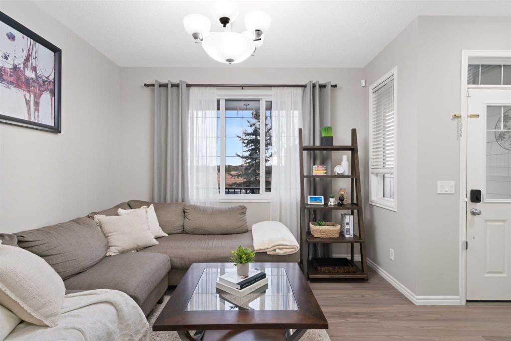 1529 Legacy Circle SE, Calgary — photo 5 of 42