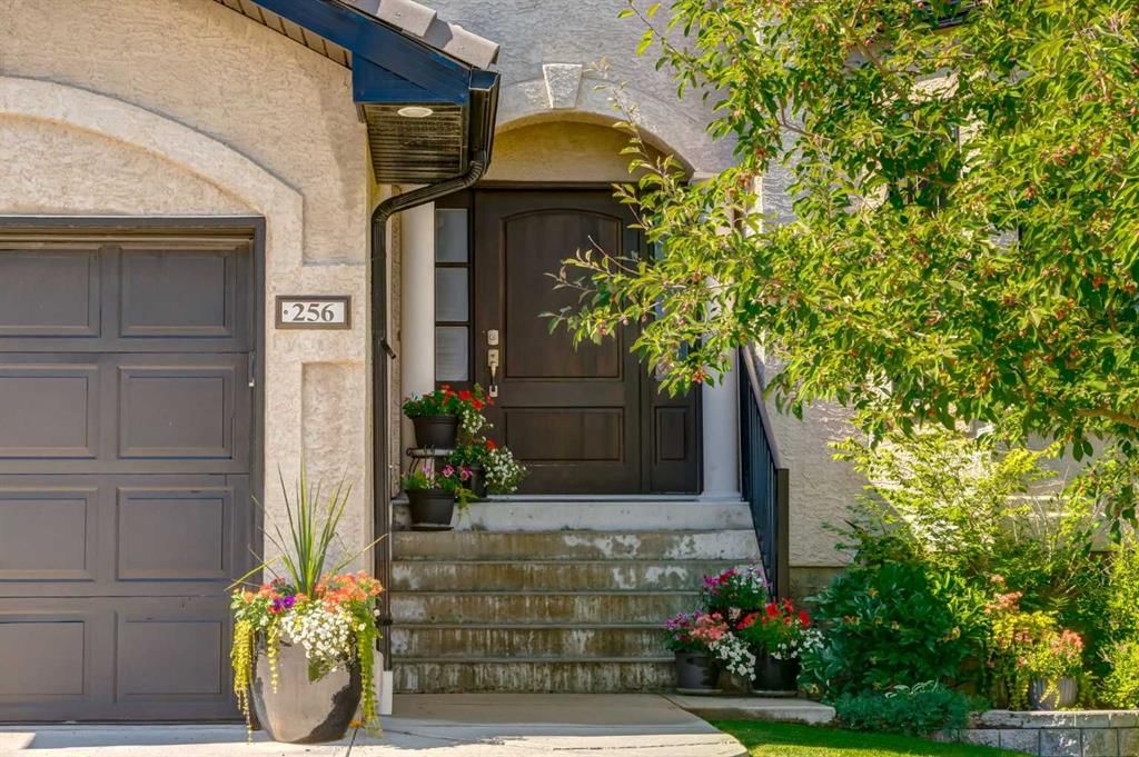 256 Hampstead Way NW, Calgary — photo 4 of 43