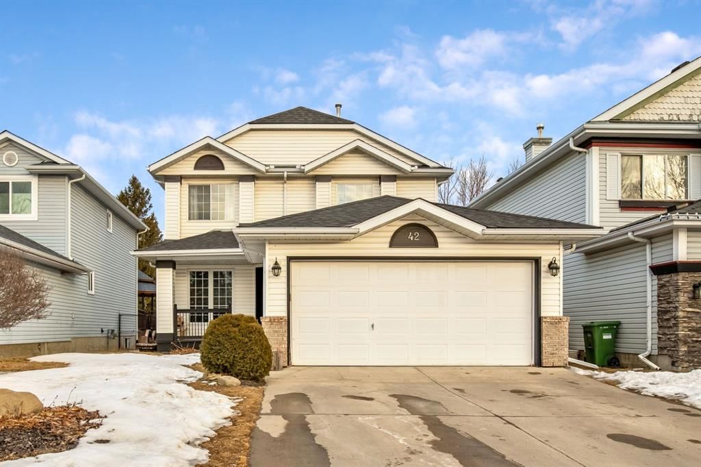 42 Douglas Glen Green SE, Calgary — main listing photo