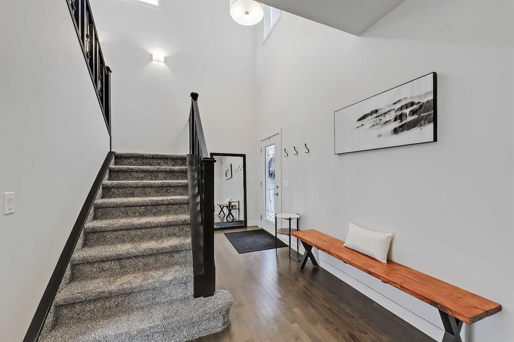 132 Valley Pointe Place NW, Calgary — photo 3 of 44
