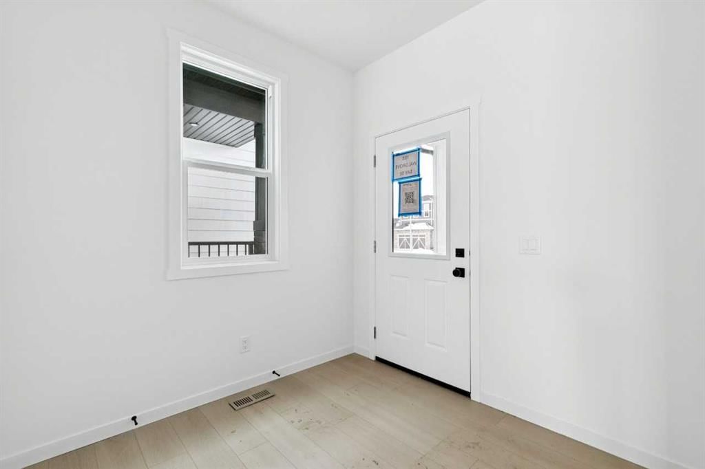 105 Walgrove Bay SE, Calgary — photo 3 of 48