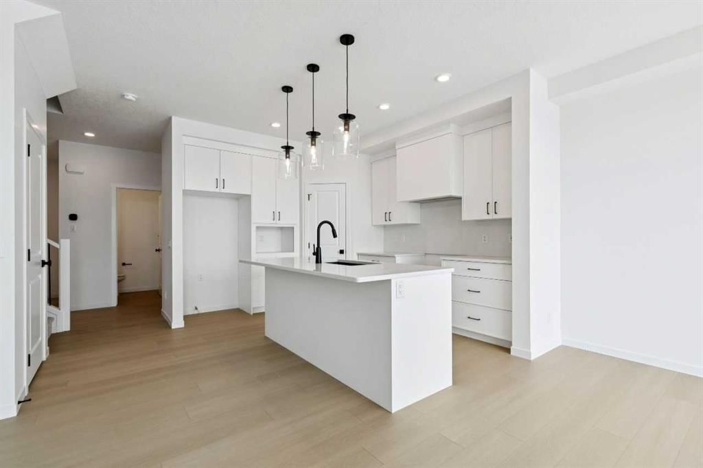 105 Walgrove Bay SE, Calgary — photo 4 of 48
