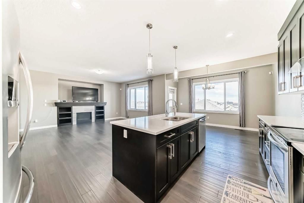 184 Sherview Grove NW, Calgary — photo 5 of 29