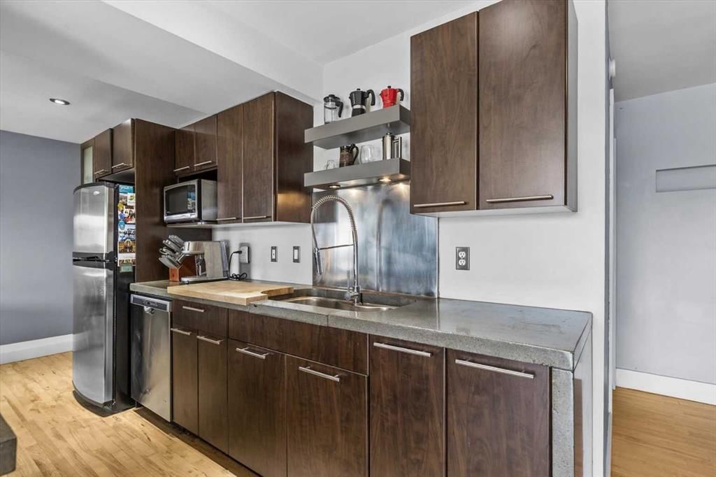 5, 1530 26 Avenue SW, Calgary — photo 4 of 23