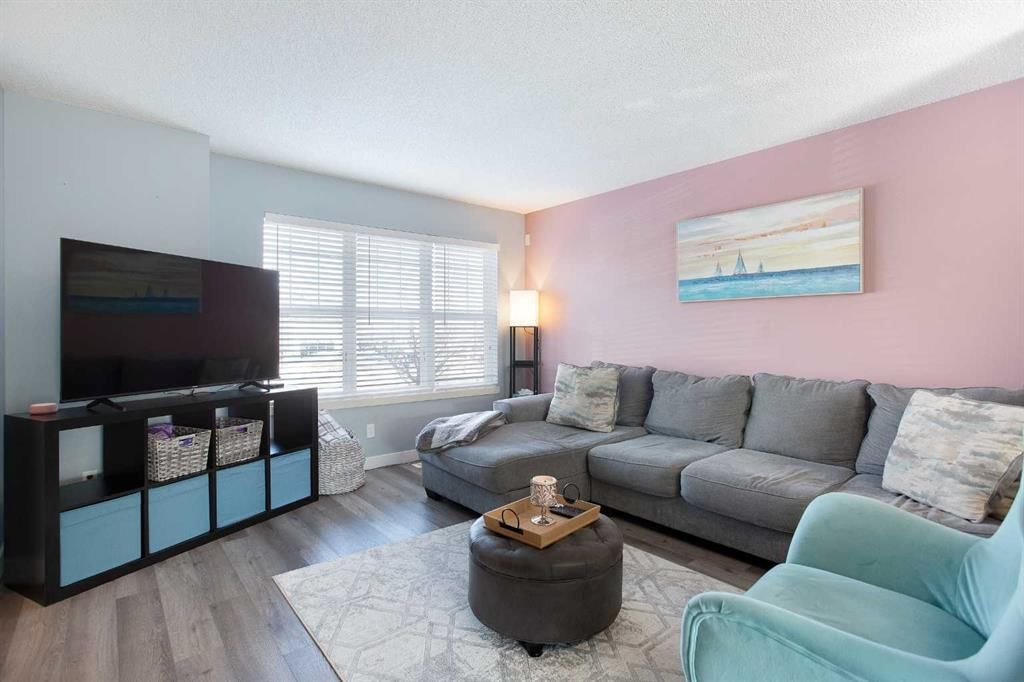 1074 Panatella Boulevard NW, Calgary — photo 3 of 34