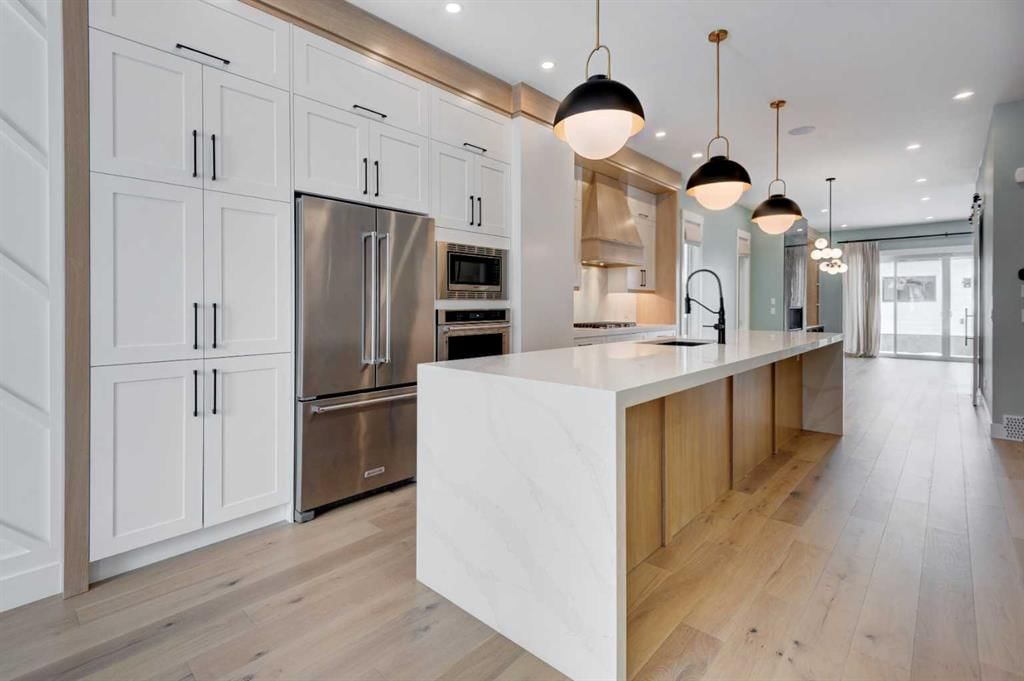2425 27 Street SW, Calgary — photo 2 of 45