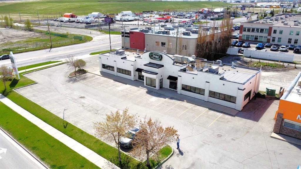 460 Erin Woods Drive SE, Calgary — main listing photo