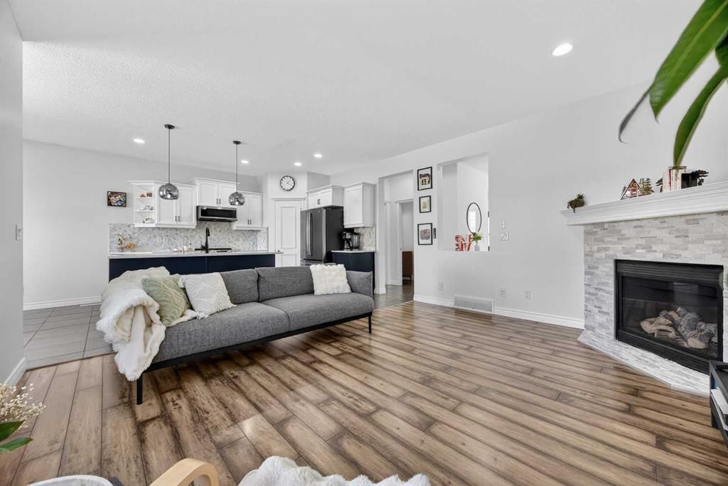 340 Prestwick Terrace SE, Calgary — photo 3 of 49