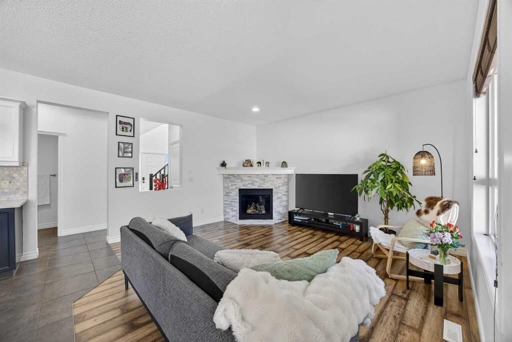 340 Prestwick Terrace SE, Calgary — photo 4 of 49
