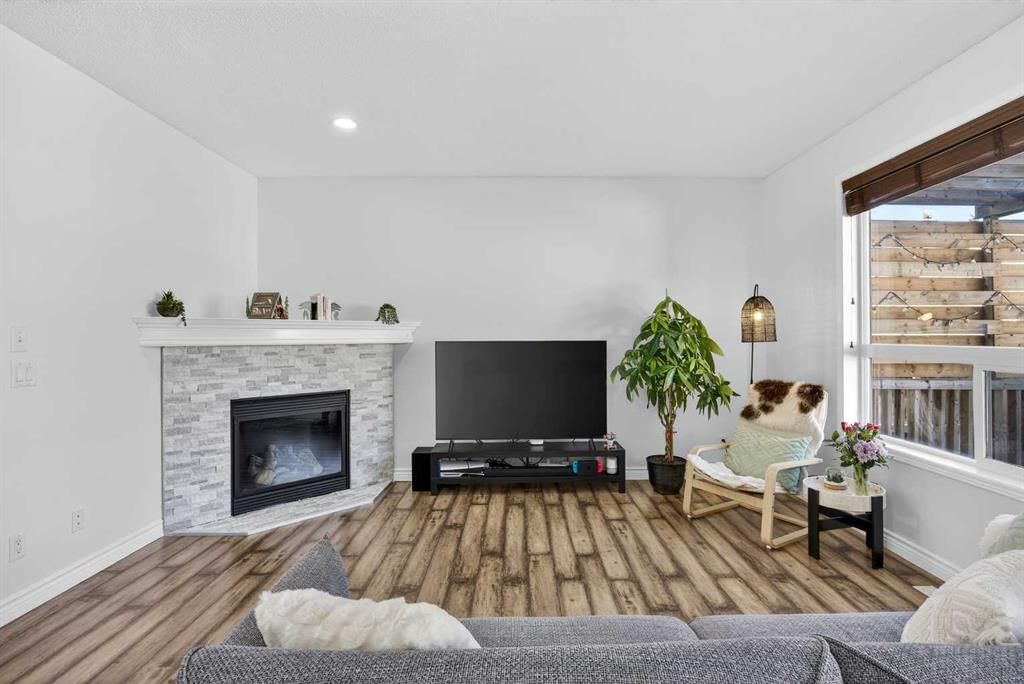 340 Prestwick Terrace SE, Calgary — photo 5 of 49